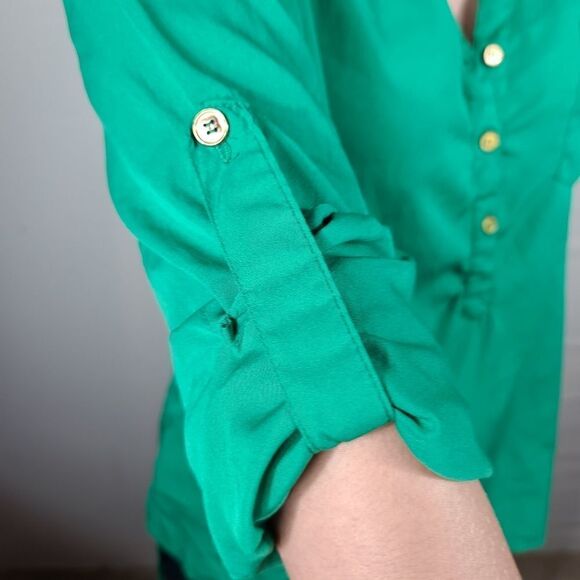 Jennifer Lauren Green Rolled Sleeve Blouse - Picture 5 of 5